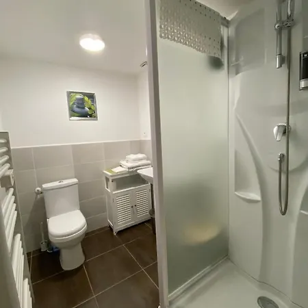 Appartement Au Coeur Du Village Avec Terrasse Et Parking Proche De Pamiers