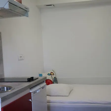 Au Coeur Du Village Avec Terrasse Et Parking Proche De Pamiers Appartement Verniolle