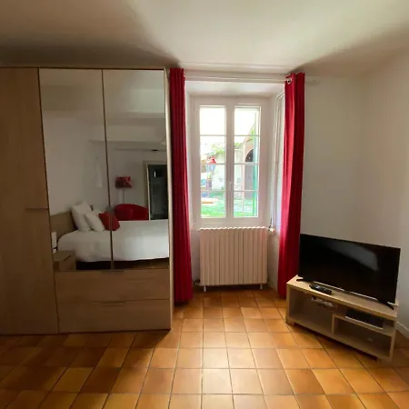 Au Coeur Du Village Avec Terrasse Et Parking Proche De Pamiers Apartment Verniolle