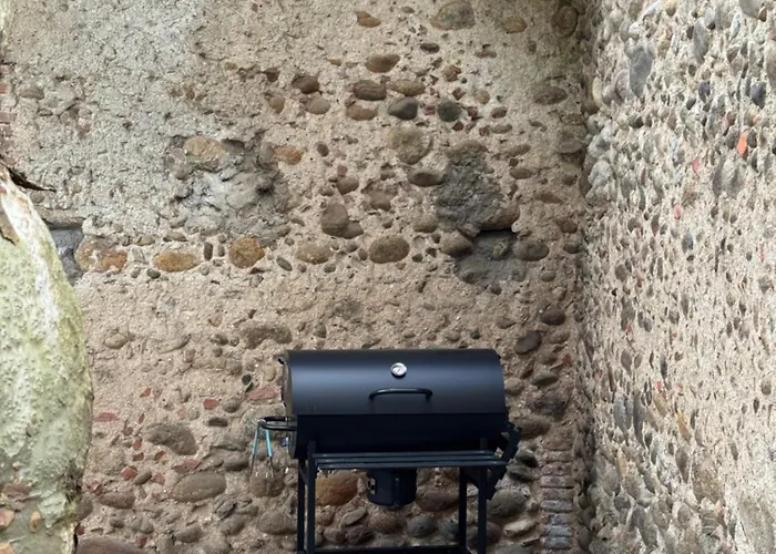 Au Coeur Du Village Avec Terrasse Et Parking Proche De Pamiers Appartement